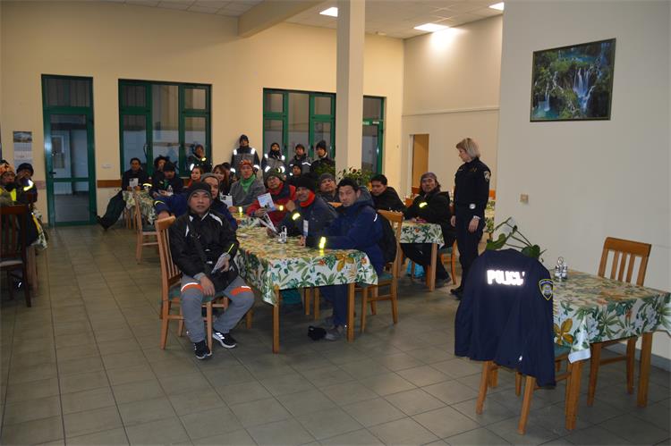 Slika /2025/EDUKACIJA STRANIH RADNIKA IZ SIGURNOSTI PROMETA NA CESTAMA 22012025/DSC_0006.JPG